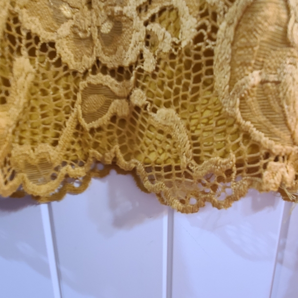 Lana Roux cropped long sleeve lace top cold shoulder size Large NWT color golden - Picture 6 of 7